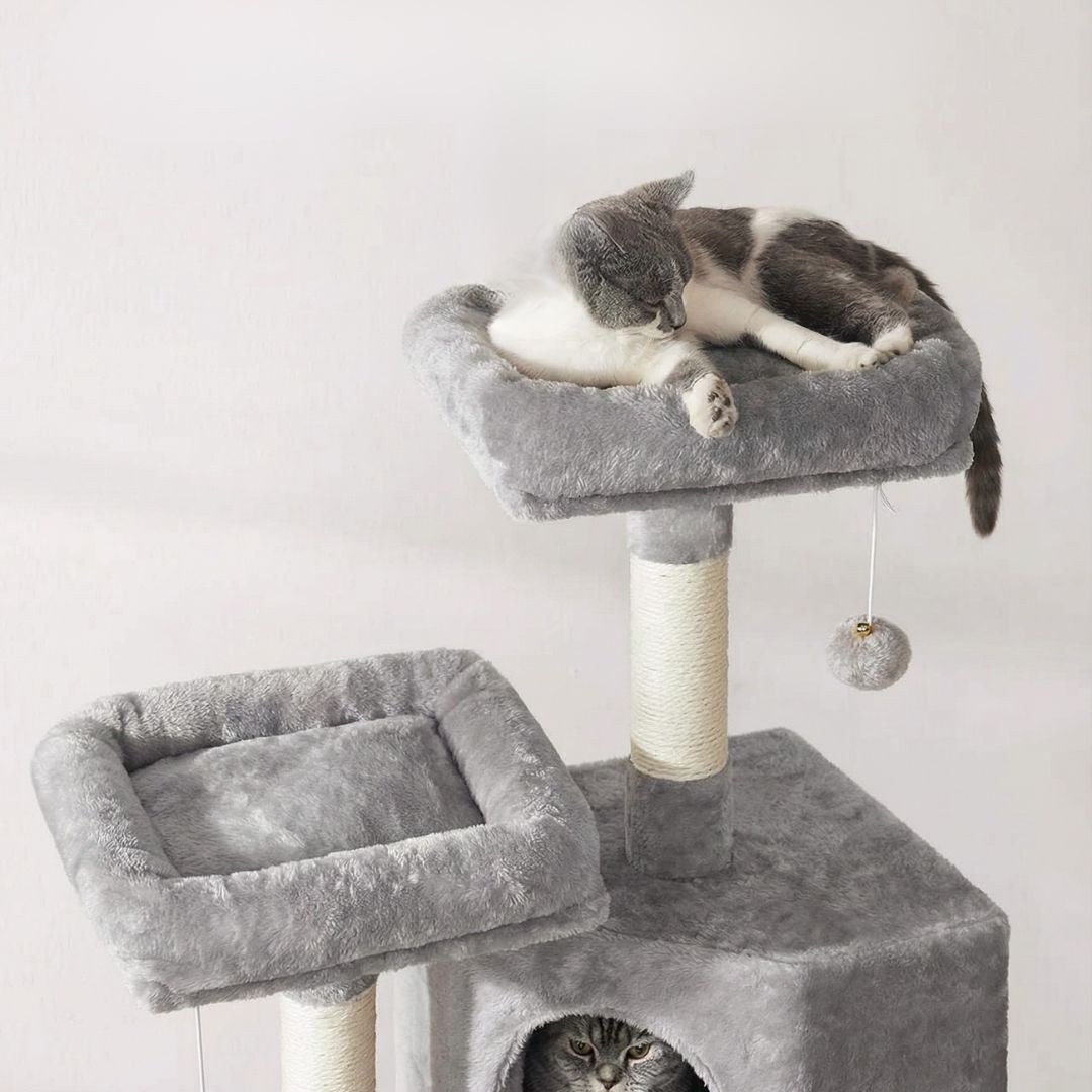 arbre a chat avec plateforme de repos pour chat