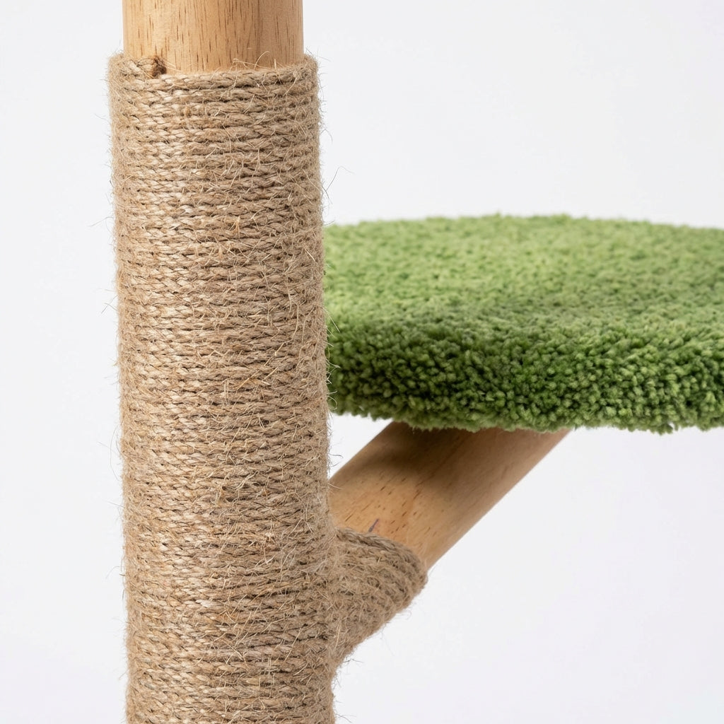 poteau griffoir en sisal sur arbre a chat compact